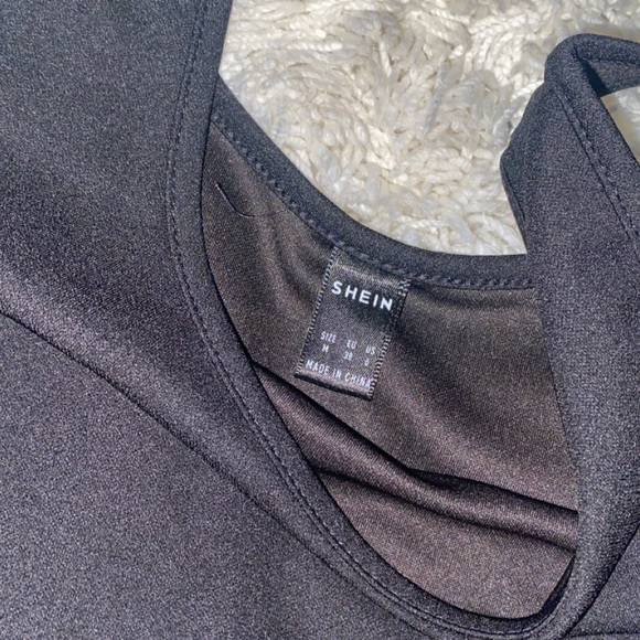 Black Shein Top! Size medium but (fits like small) & cropped. - Picture 2 of 3